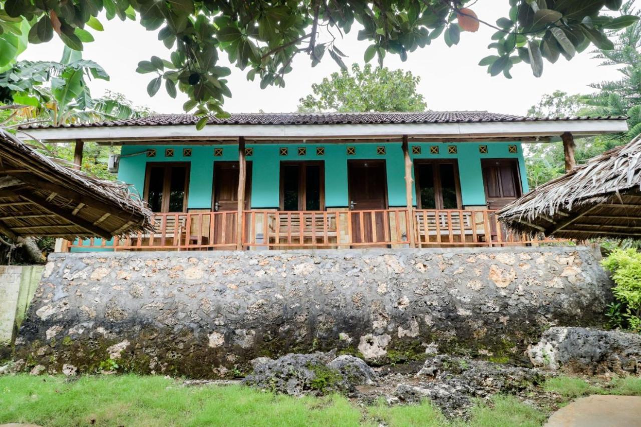 Rock Garden Homestay & Resto Tepus Ngoại thất bức ảnh