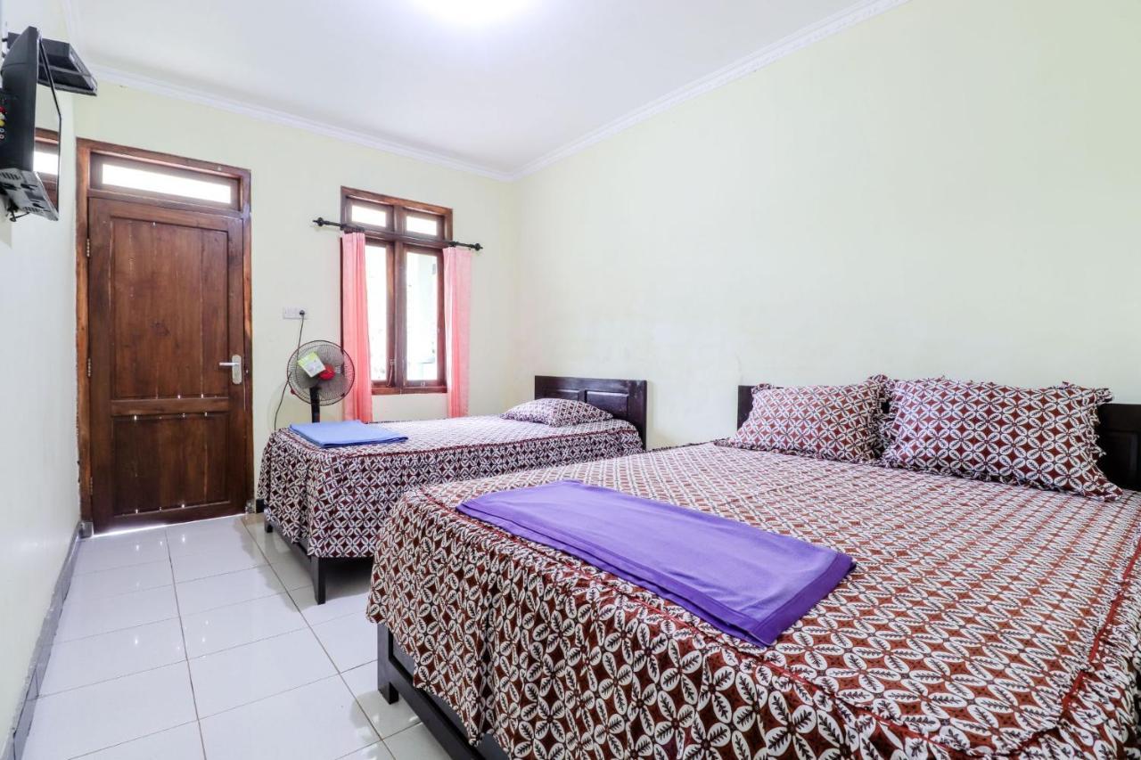 Rock Garden Homestay & Resto Tepus Ngoại thất bức ảnh